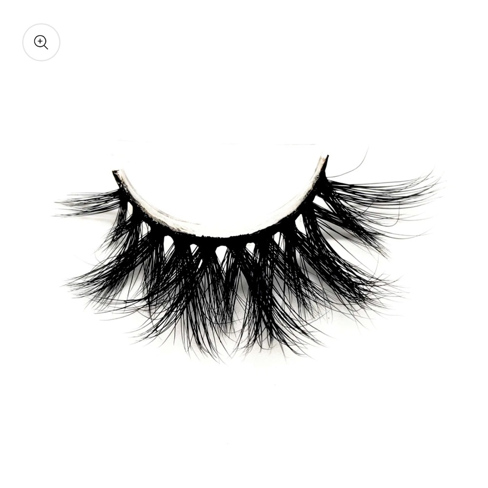 Luxury Pair of Lashes “Universal Love”